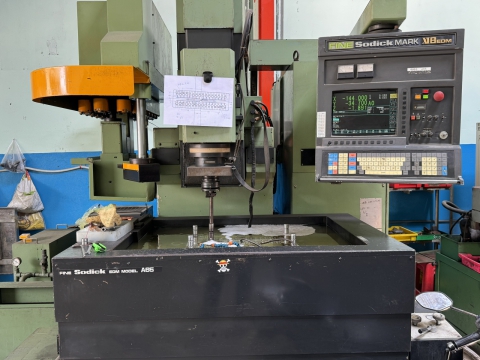 Máy CNC MAZAK đời 2002