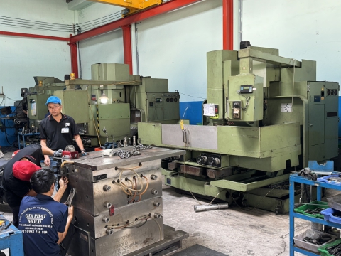 Máy CNC MAZAK đời 2002