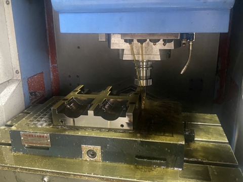 Máy CNC MAZAK đời 2002